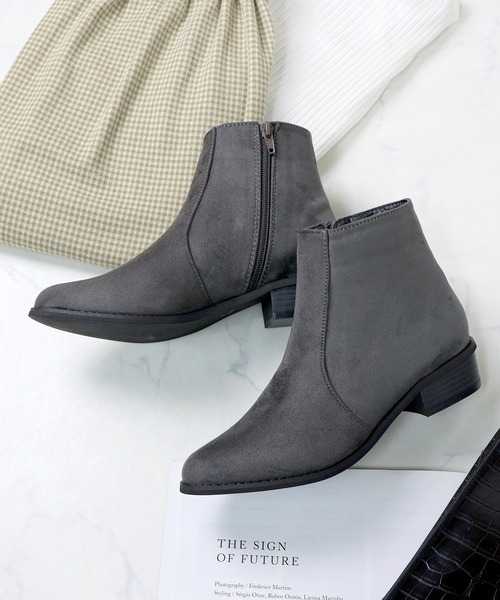 LibertyDoll（リバティードール）の「ポインテッドローヒールブーツ（ブーツ・レディース・ダークブラウン系2/ダークブラウン系4/キャメル/ブラック系1/ブラック系3/ブラック系4/ダークブラウン系3/グレー系1/ブラック系6/ブラック系5/ブラック系7/アイボリー系2/グレー系2/ブラック系2/ダークブラウン系1/アイボリー系1・LL/S/M/L/SS/3L）」の21枚目の写真