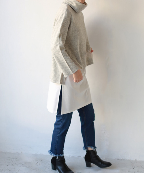 REAL CUBE（リアルキューブ）の「日本製ブラウスドッキングタートルニットチュニック（ニット/セーター・レディース・グレー/ライトグレー/ブラック・M）」の6枚目の写真