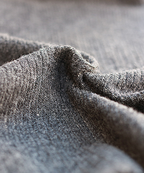 REAL CUBE（リアルキューブ）の「日本製ブラウスドッキングタートルニットチュニック（ニット/セーター・レディース・グレー/ライトグレー/ブラック・M）」の5枚目の写真