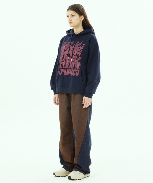 WaiKei（ワイケイ）の「【UNISEX】Wai Kei／タイポグラフィフーディー(裏起毛) 2194825（パーカー・レディース・ブラック/ネイビー/オフホワイト・MEDIUM/LARGE）」の5枚目の写真