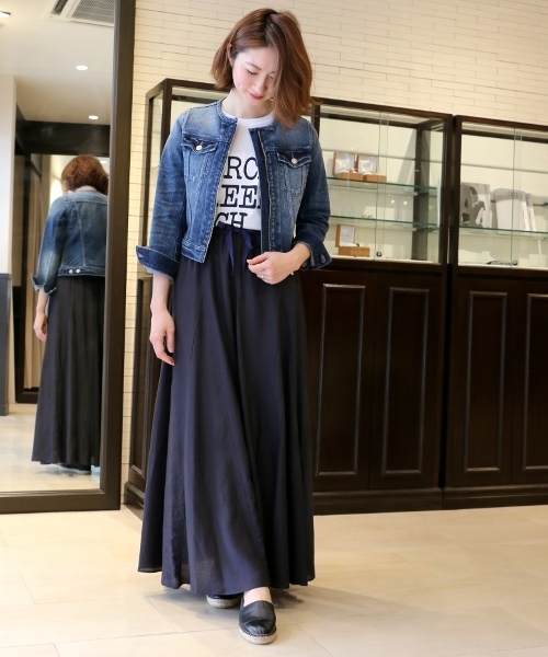 Spick & Span（スピックアンドスパン）の「テンセル.Cuローン ロングハギフレアースカート。（スカート・レディース・ホワイト/ネイビー/サックスブルー・FREE）」の13枚目の写真
