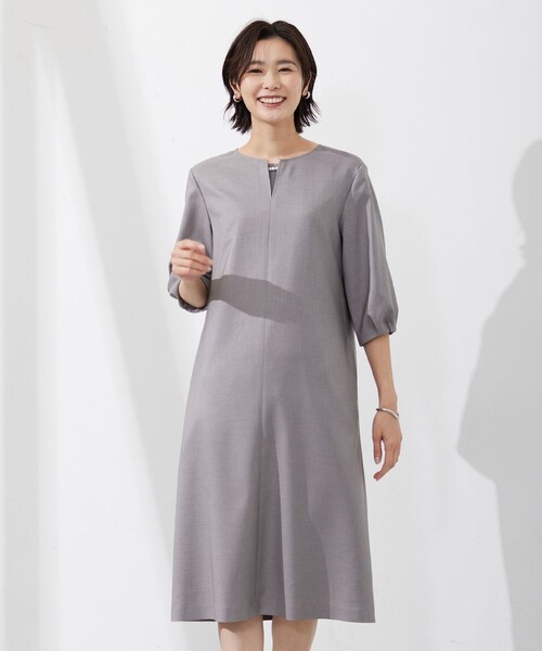 J.PRESS(ジェイプレス)の「【セットアップ対応・洗える・UVケア・速乾】 OXIJEWELストレッチ ワンピース(ワンピース・レディース・ライトグレー系/ベージュ系/ネイビー系・T15/T13)」の1枚目の写真