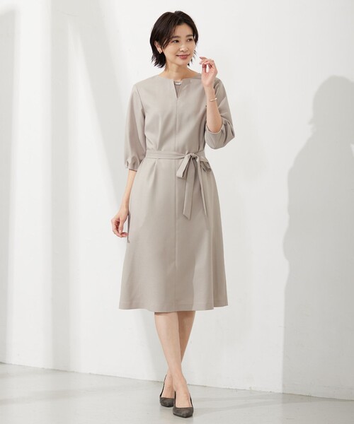 J.PRESS(ジェイプレス)の「【セットアップ対応・洗える・UVケア・速乾】 OXIJEWELストレッチ ワンピース(ワンピース・レディース・ライトグレー系/ベージュ系/ネイビー系・T15/T13)」の8枚目の写真