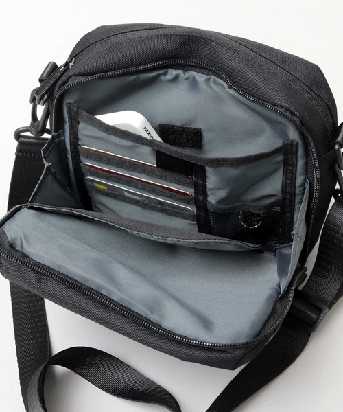 GERRY(ジェリー)の「撥水加工 リサイクルポリエステル REPREVE マルチポケット 正方形 ミニショルダーバッグ(ショルダーバッグ・メンズ・ブラウン系その他/ベージュ/ブラック/グレー・FREE)」の14枚目の写真