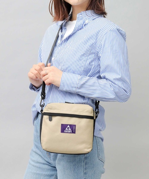 GERRY(ジェリー)の「撥水加工 リサイクルポリエステル REPREVE マルチポケット 正方形 ミニショルダーバッグ(ショルダーバッグ・メンズ・ブラウン系その他/ベージュ/ブラック/グレー・FREE)」の9枚目の写真