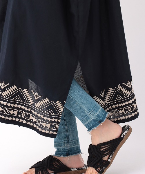 チチカカ(チチカカ)の「ジオメトリック刺繍カーディガン(カーディガン/ボレロ・レディース・アイボリー/マスタード/ネイビー・FREE)」の18枚目の写真