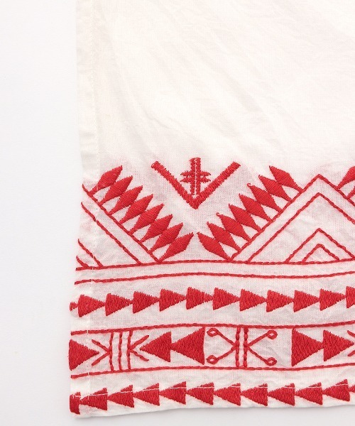 チチカカ(チチカカ)の「ジオメトリック刺繍カーディガン(カーディガン/ボレロ・レディース・アイボリー/マスタード/ネイビー・FREE)」の19枚目の写真