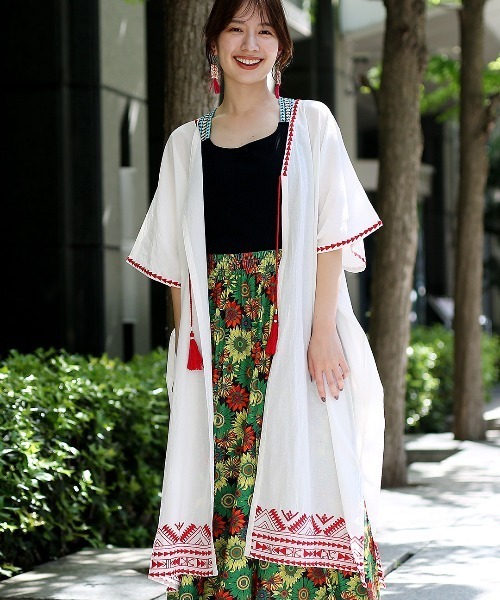 チチカカ(チチカカ)の「ジオメトリック刺繍カーディガン(カーディガン/ボレロ・レディース・アイボリー/マスタード/ネイビー・FREE)」の5枚目の写真