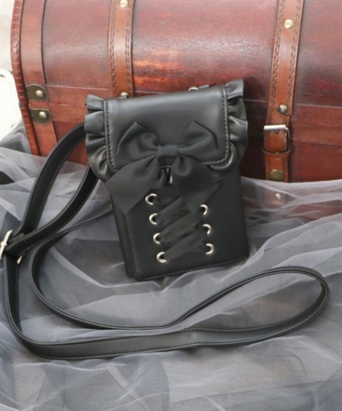 axes femme POETIQUE(アクシーズファムポエティック)の「レースアップスマホポシェット(スマホグッズ・レディース・ピンク/ブラック・FREE)」の2枚目の写真