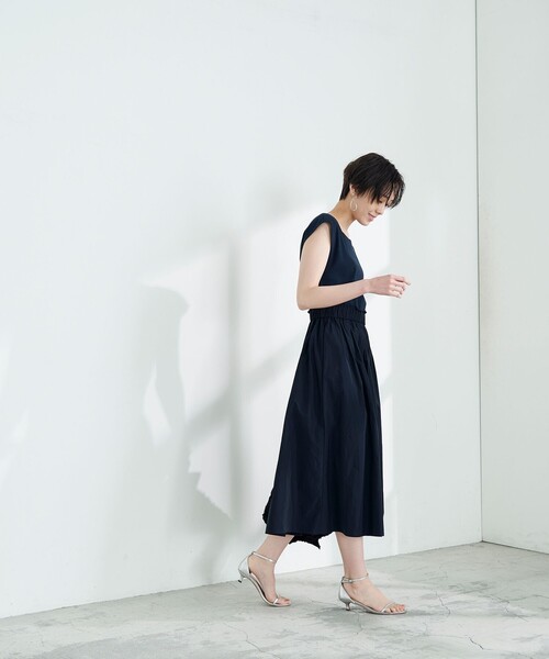 NOLLEY’S(ノーリーズ)の「◇【WEB限定】テレコ×メモリータフタドッキングワンピース(ワンピース・レディース・ブルー系その他7/ネイビー/ブラック系その他/ブラック/ベージュ・2/1)」の22枚目の写真