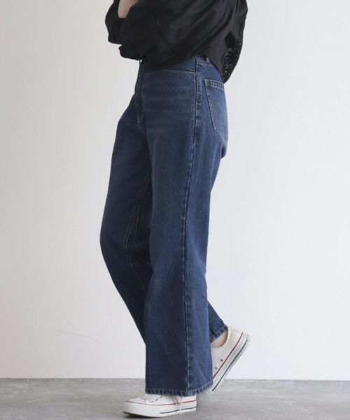 fredy emue（フレディエミュ）の「【fredyemueフレディエミュ】センタープレスストレートデニム（デニムパンツ・レディース・サックスブルー/ネイビー・36/38）」の16枚目の写真