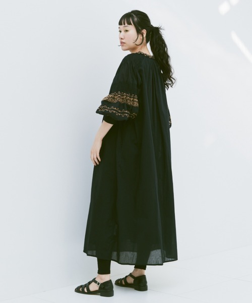 キャンブリックボイル刺繍ワンピース（ワンピース）｜Libra Cue