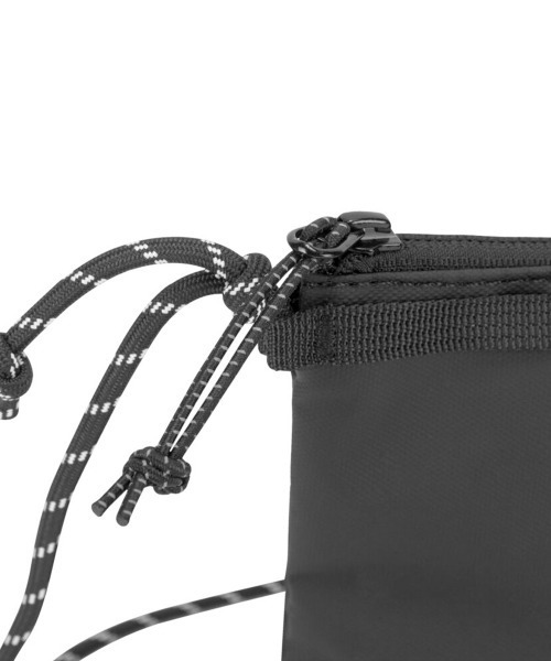 ELLIKER(エリカー)の「ELLIKER/エリカー Hetchell Sacoche Bag 1L(ショルダーバッグ・メンズ・ライトグレー/サンドベージュ/ブラック/グリーン・ONE SIZE)」の7枚目の写真