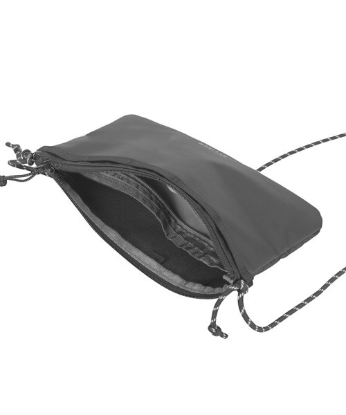 ELLIKER(エリカー)の「ELLIKER/エリカー Hetchell Sacoche Bag 1L(ショルダーバッグ・メンズ・ライトグレー/サンドベージュ/ブラック/グリーン・ONE SIZE)」の10枚目の写真