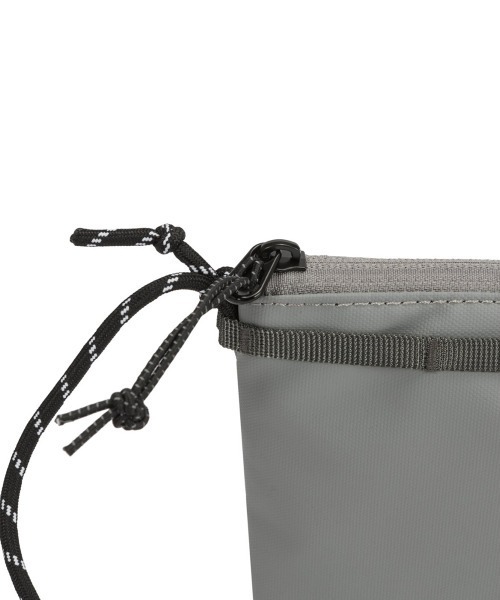 ELLIKER(エリカー)の「ELLIKER/エリカー Hetchell Sacoche Bag 1L(ショルダーバッグ・メンズ・ライトグレー/サンドベージュ/ブラック/グリーン・ONE SIZE)」の15枚目の写真