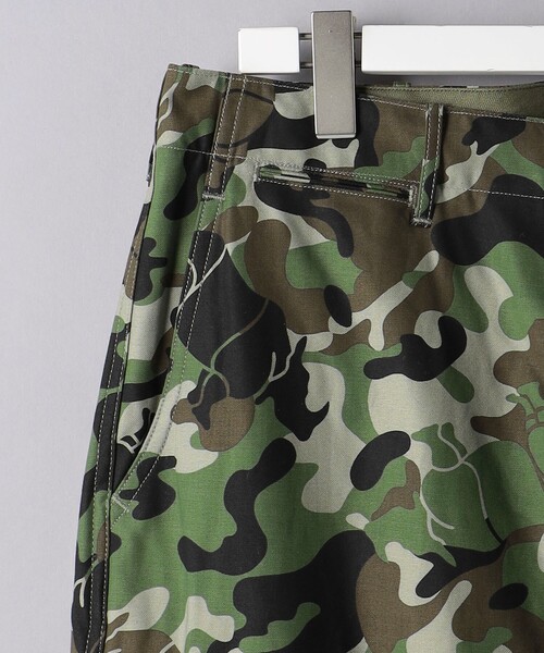 Scye(サイ)の「<Scye> カモフラージュプリント カーゴパンツ(カーゴパンツ・メンズ・オリーブ・38)」の2枚目の写真