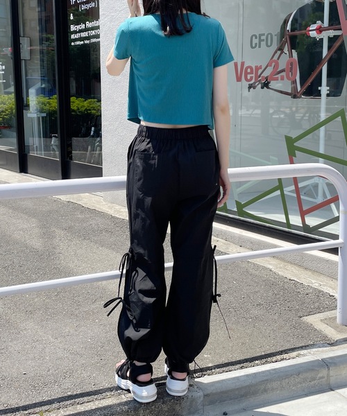 one way(ワンウェイ)の「Wzipクルーネックトップス(Tシャツ/カットソー・レディース・ブラック/オレンジ/グリーン/ホワイト・FREE)」の6枚目の写真