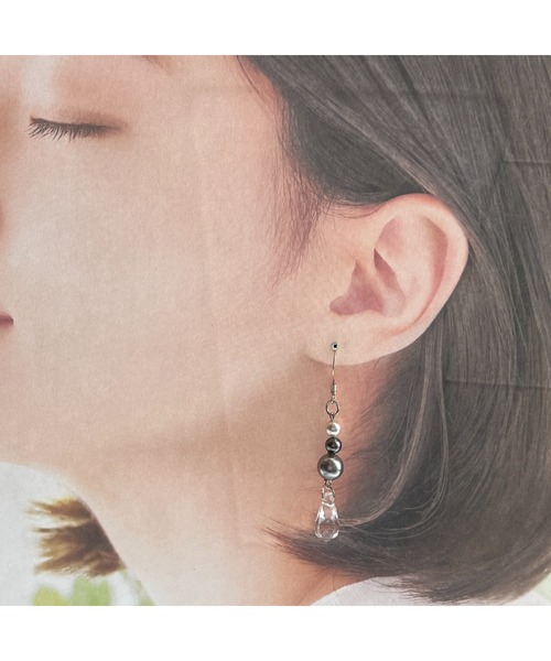 tone（トーン）の「【-lensa-】アシメなクリアドロップピアス(MA)（ピアス（両耳用）・レディース・クリア・FREE）」の6枚目の写真