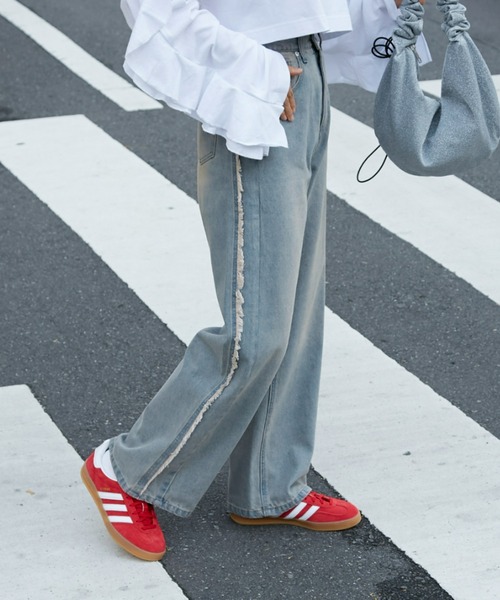 forksy.（フォルクシー）の「【forksy.】サイドフリンジ付きデニムワイドパンツ（デニムパンツ・レディース・ダークグレー/ブルー/インディゴブルー/サックスブルー系3/サックスブルー系2/ブルー系1・M/L/S）」の6枚目の写真