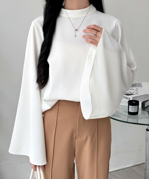 ECLIN（エクラン）の「ハイネックフレアスリーブブラウス（シャツ/ブラウス・レディース・ホワイト/ベージュ/ブラック・M/L）」の4枚目の写真