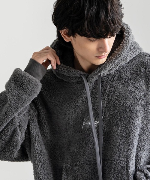 KANGOL（カンゴール）の「KANGOL × Rocky Monroe 別注コラボ ロゴ刺繍ボアフリースプルオーバーパーカー（パーカー・メンズ・ブラウン/ブラック/ネイビー/グレー/ベージュ/ブルー/オフホワイト・XL/M/L）」の11枚目の写真