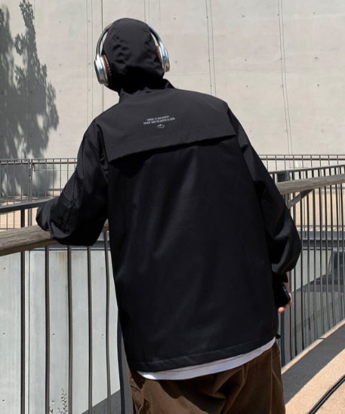 MGV（エムジーヴィー）の「ユニークジップテックナイロンジャケット