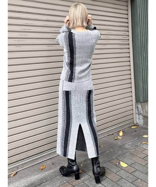 MURUA（ムルーア）の「バックスリットニットナロースカート（スカート・レディース・ブラック/グレー/ブルー/ダークオレンジ・FREE）」の7枚目の写真