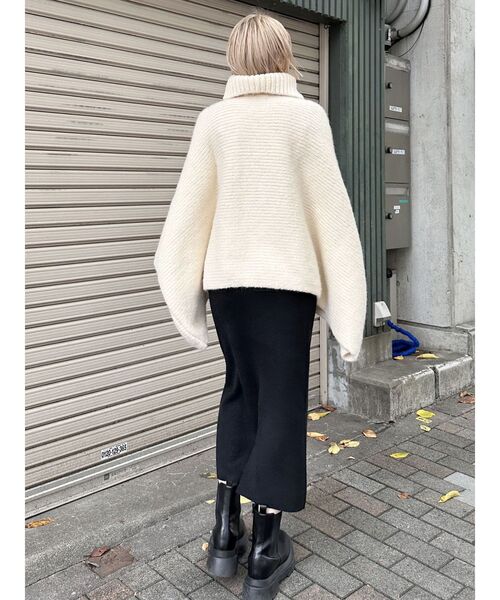 MURUA（ムルーア）の「バックスリットニットナロースカート（スカート・レディース・ブラック/グレー/ブルー/ダークオレンジ・FREE）」の12枚目の写真