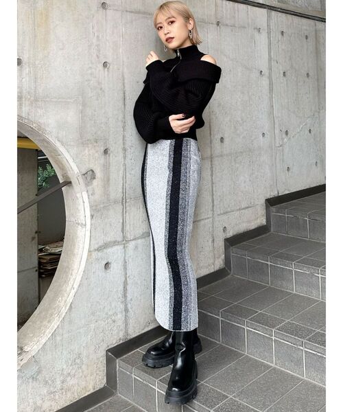 MURUA（ムルーア）の「バックスリットニットナロースカート（スカート・レディース・ブラック/グレー/ブルー/ダークオレンジ・FREE）」の21枚目の写真