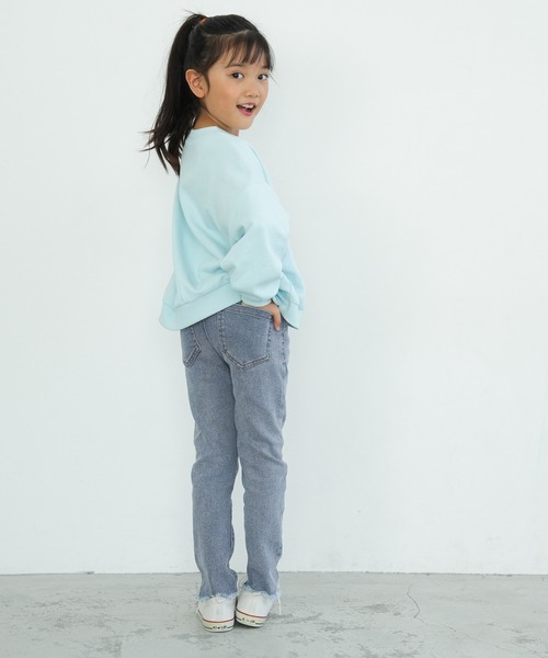 coca（coca）（コカ）の「キッズ デニム裾カットオフスキニーパンツ（デニムパンツ・キッズ・ブルー・110/120/130/140）」の5枚目の写真