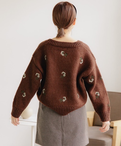 flower（フラワー）の「ウィンターブーケニット（ニット/セーター・レディース・ブラウン/アイボリー・FREE）」の11枚目の写真