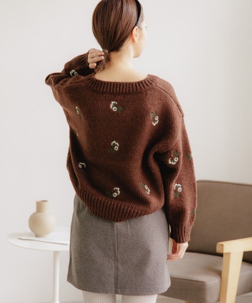 flower（フラワー）の「ウィンターブーケニット（ニット/セーター・レディース・ブラウン/アイボリー・FREE）」の12枚目の写真