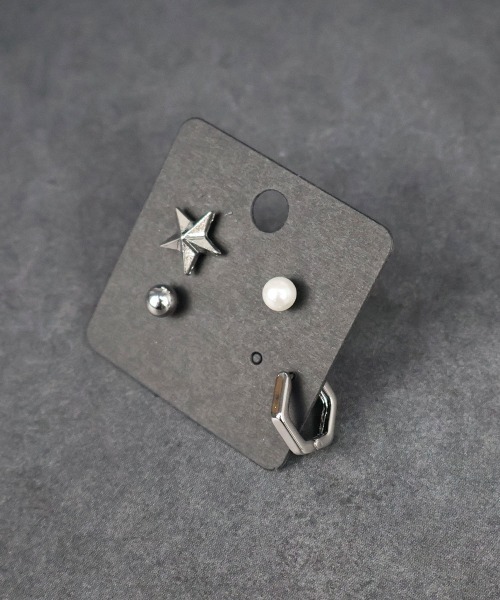 4INT.(フォイント)の「メンズライクピアス 4セット / チタンポスト(金属アレルギー対応)(ピアス(両耳用)・メンズ・A/B/C/D/E/F・FREE)」の3枚目の写真