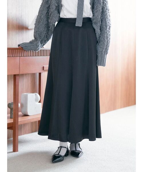 YECCA VECCA（イェッカヴェッカ）の「サテンマーメイドスカート（スカート・レディース・グレー/ブラック/アイボリー・FREE）」の4枚目の写真