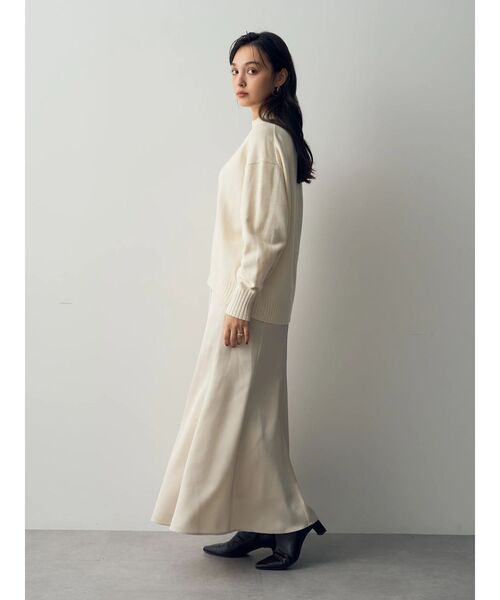 YECCA VECCA（イェッカヴェッカ）の「サテンマーメイドスカート（スカート・レディース・グレー/ブラック/アイボリー・FREE）」の6枚目の写真