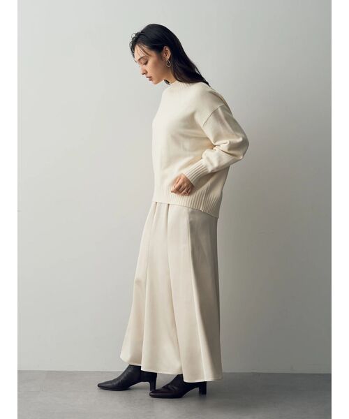 YECCA VECCA（イェッカヴェッカ）の「サテンマーメイドスカート（スカート・レディース・グレー/ブラック/アイボリー・FREE）」の7枚目の写真