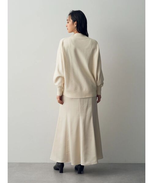 YECCA VECCA（イェッカヴェッカ）の「サテンマーメイドスカート（スカート・レディース・グレー/ブラック/アイボリー・FREE）」の8枚目の写真