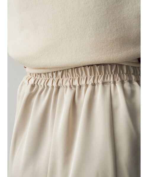 YECCA VECCA（イェッカヴェッカ）の「サテンマーメイドスカート（スカート・レディース・グレー/ブラック/アイボリー・FREE）」の12枚目の写真