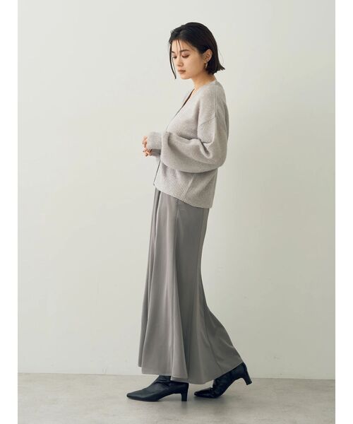 YECCA VECCA（イェッカヴェッカ）の「サテンマーメイドスカート（スカート・レディース・グレー/ブラック/アイボリー・FREE）」の13枚目の写真