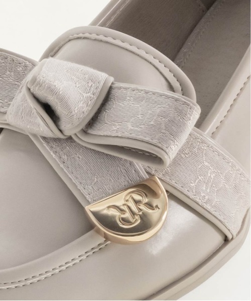 RANDA（ランダ）の「モノグラムリボンローファー（ローファー・レディース・アイボリー/ブラック/グレー・S/M/L/LL）」の4枚目の写真