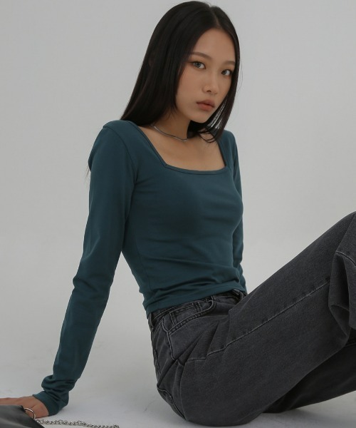 BLACKUP（ブラックアップ）の「[MADE] レビリースクエアネッククロップTシャツ（Tシャツ/カットソー・レディース・ホワイト/ブラック/ブルーグリーン/チャコールグレー・FREE）」の4枚目の写真