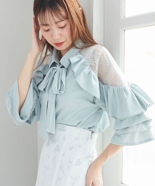 MAJESTIC LEGON（マジェスティックレゴン）の「Ladyレースフリルブラウス（シャツ/ブラウス・レディース・ピンク/オフホワイト/チャコールグレー/ブルー・MEDIUM）」の18枚目の写真