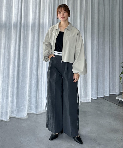 feepur（フェピュール）の「サイドパイピングマーベルトナイロンパンツ（その他パンツ・レディース・チャコールグレー/オリーブ・MEDIUM/SMALL）」の9枚目の写真