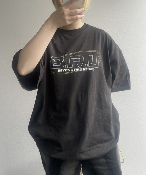 B.R.U（ブル）の「【B.R.Uロゴ】プリント柄ドロスト半袖（Tシャツ/カットソー・メンズ・チャコールグレー/ホワイト/ピンク・FREE）」の12枚目の写真