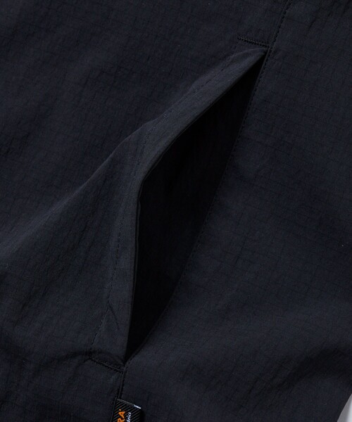 FREAK'S STORE（フリークスストア）の「コーデュラナイロン テックベスト/リラックスフィット（ベスト・メンズ・ブラック/オリーブ・MEDIUM/LARGE）」の9枚目の写真