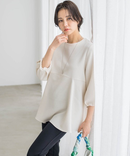 LAUTREAMONT(ロートレアモン)の「【WEB限定】【7号あり】ペプラムチュニックブラウス≪洗える/防シワ≫(シャツ/ブラウス・レディース・ネイビー/オフホワイト/グリーン/キャメル・9号)」の2枚目の写真