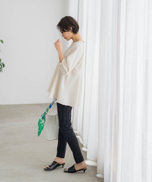 LAUTREAMONT(ロートレアモン)の「【WEB限定】【7号あり】ペプラムチュニックブラウス≪洗える/防シワ≫(シャツ/ブラウス・レディース・ネイビー/オフホワイト/グリーン/キャメル・9号)」の15枚目の写真