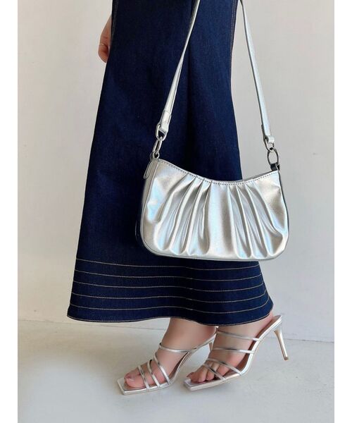 RESEXXY（リゼクシー）の「ランダムラインピンヒールサンダル（サンダル・レディース・ブラック/アイボリー/シルバー・SMALL/LARGE/MEDIUM）」の5枚目の写真