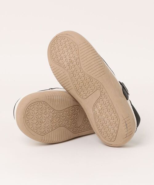 shoes365(シューズスリーシックスファイヴ)の「【shoes365】ホールデザイン通気性サンダル (SS)(サンダル・レディース・オフホワイト/ブラック・22.5cm/23.0cm/23.5cm/24.0cm/24.5cm/25.0cm)」の4枚目の写真