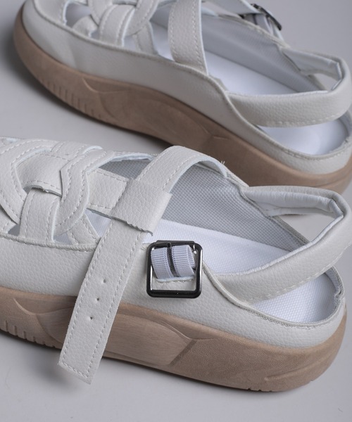 shoes365(シューズスリーシックスファイヴ)の「【shoes365】ホールデザイン通気性サンダル (SS)(サンダル・レディース・オフホワイト/ブラック・22.5cm/23.0cm/23.5cm/24.0cm/24.5cm/25.0cm)」の6枚目の写真